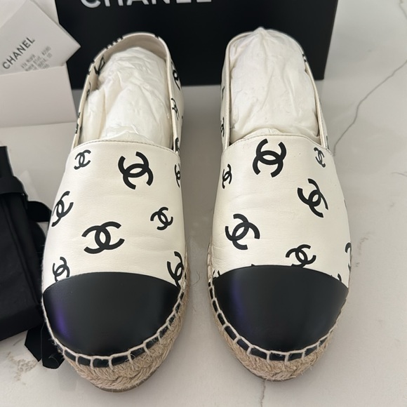 AUTHENTIC CHANEL ESPADRILLES from 22S FULL SET BLACK & WHITE CC Logos - Picture 2 of 10